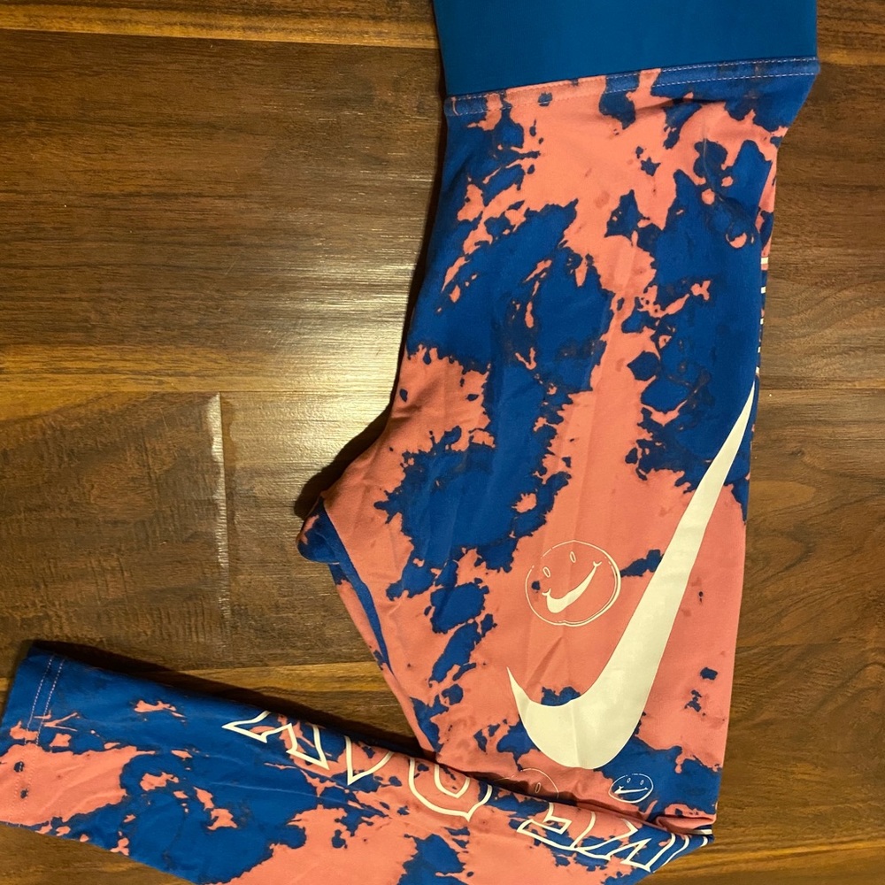 Nike women’s tie dye leggings